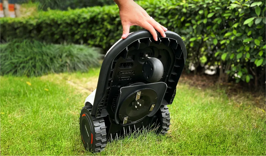 Robotická kosačka TerraMow S800