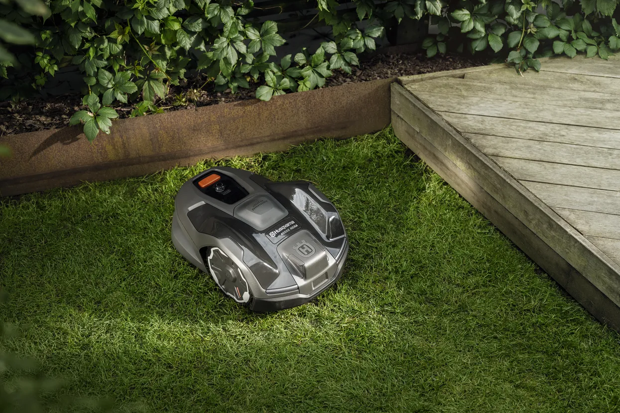 Robotická kosačka Husqvarna Automower 405XE NERA s EPOS